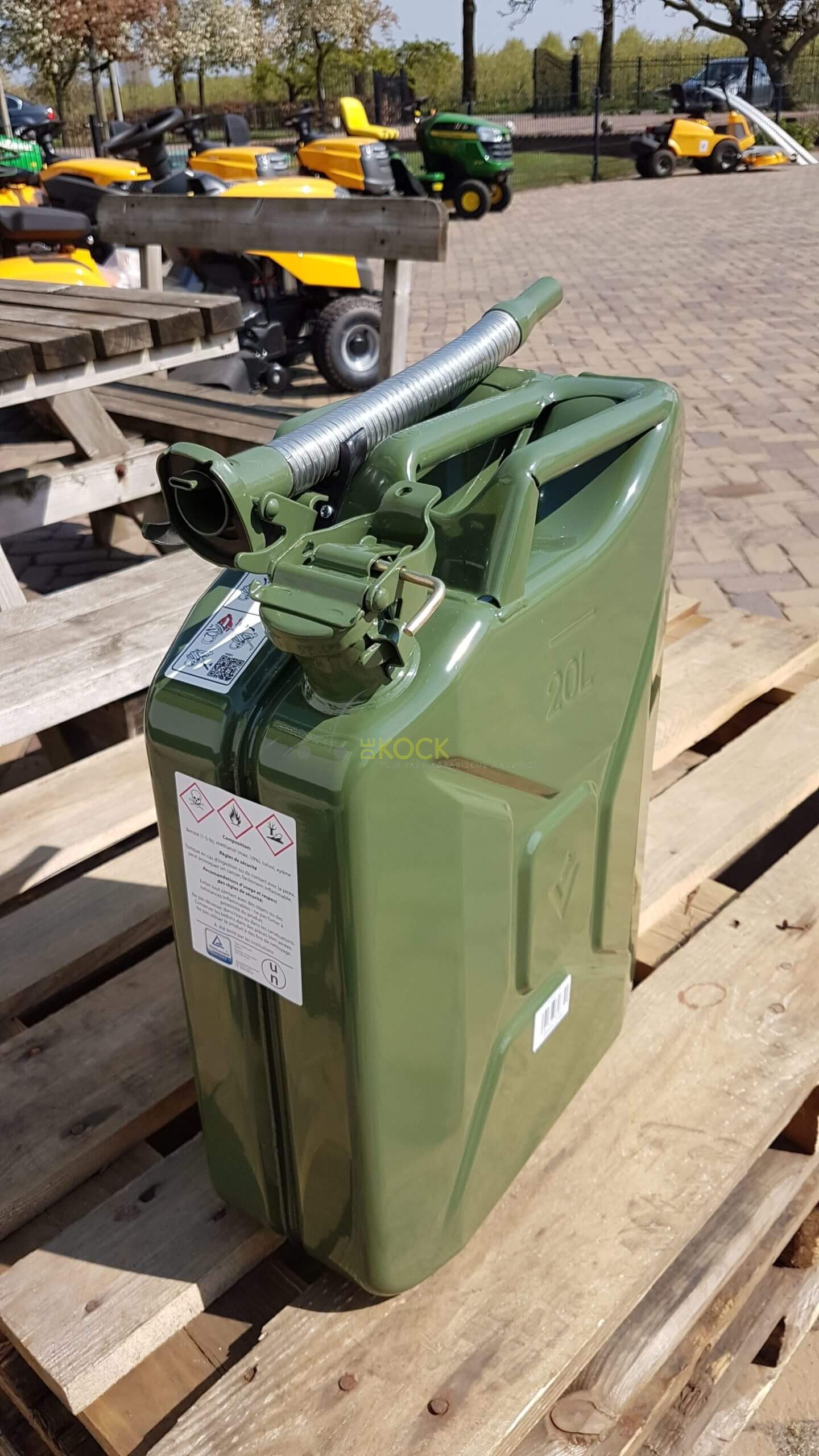 jerrycan metaal 20 liter met flexibele schenktuit De Kock Machines