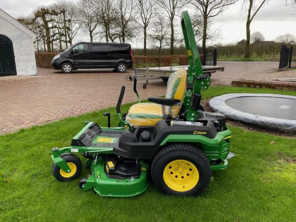 John Deere Z545R (zero turn)